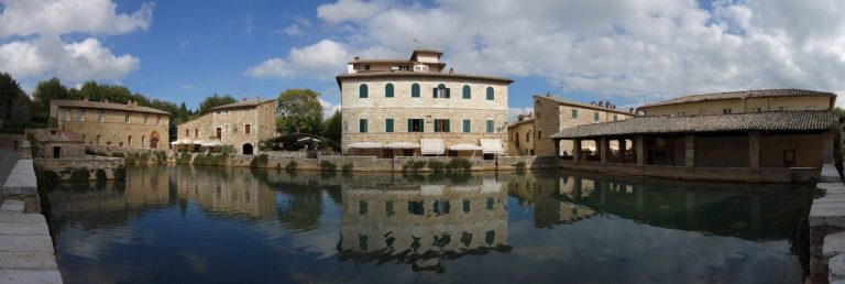 The thermal pool at the heart of Bagno Vignoni's main square