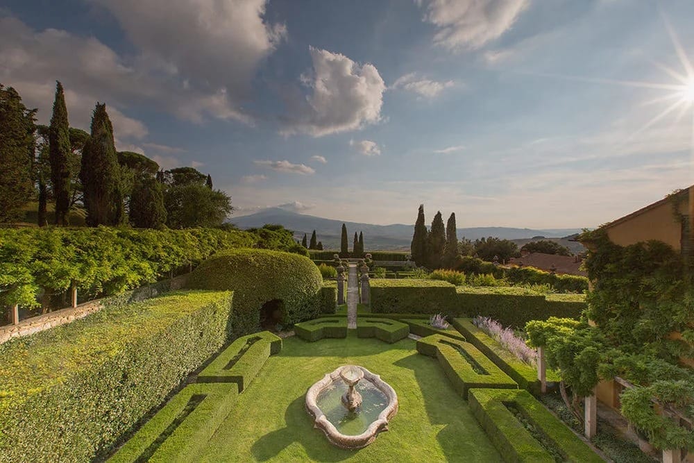 Gardens and grounds at Agriturismo Il Rigo