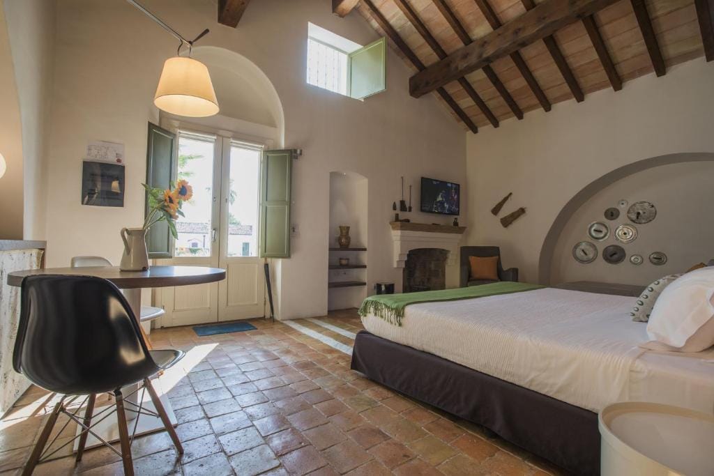 Boutique room at Torre Fiore farmhouse hotel in Pisticci